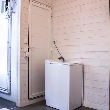 Joli Studio Near Paris إيفري سور سين